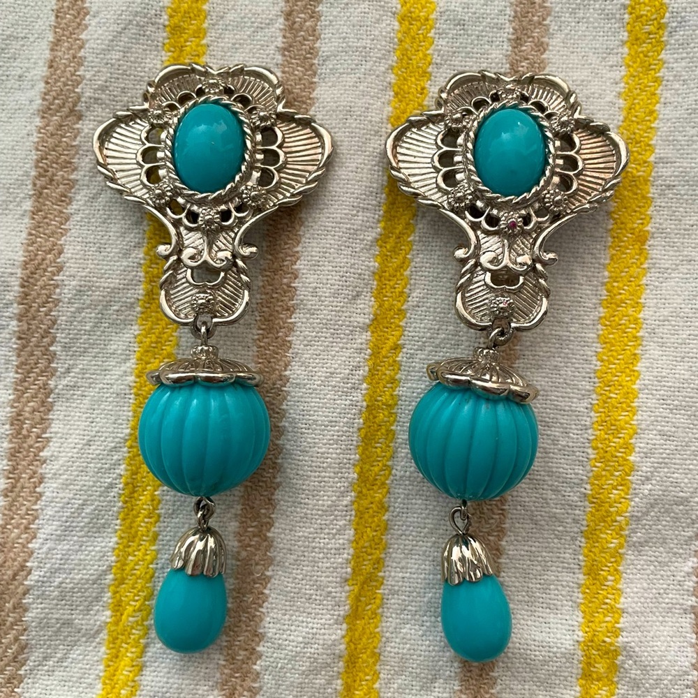 Vintage Barrera designer for Avon, 1990’s clip on earrings.